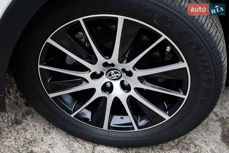 Позашляховик / Кросовер Toyota Highlander 2019 в Києві