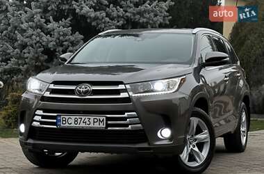 Позашляховик / Кросовер Toyota Highlander 2017 в Кам'янець-Подільському