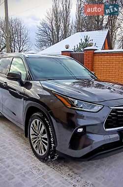 Внедорожник / Кроссовер Toyota Highlander 2021 в Киеве