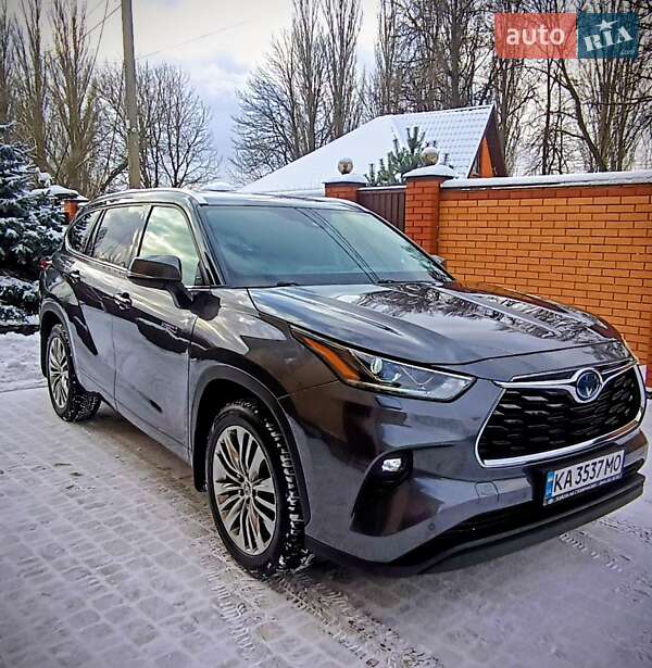 Внедорожник / Кроссовер Toyota Highlander 2021 в Киеве