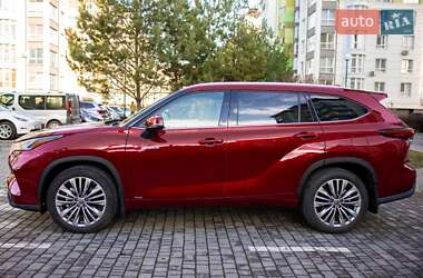 Внедорожник / Кроссовер Toyota Highlander 2021 в Ивано-Франковске