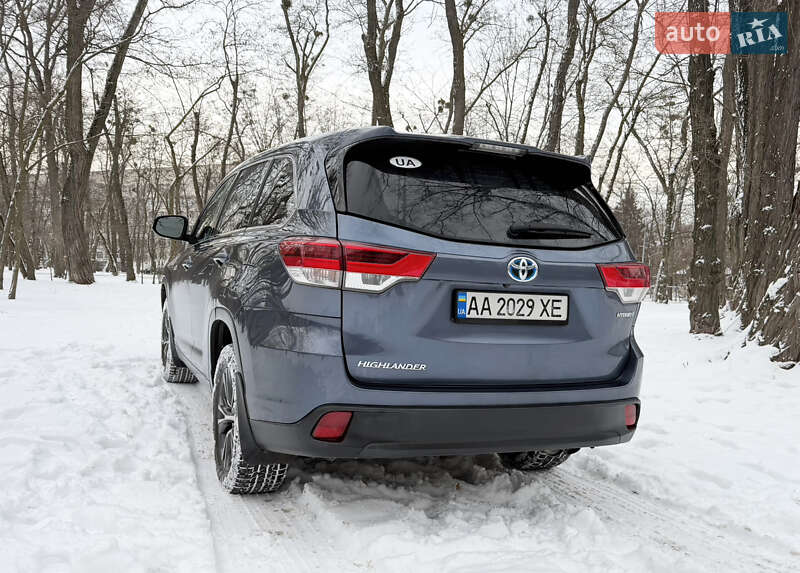 Позашляховик / Кросовер Toyota Highlander 2018 в Києві