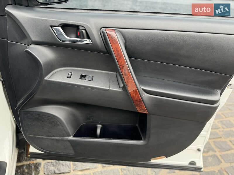 Позашляховик / Кросовер Toyota Highlander 2012 в Харкові