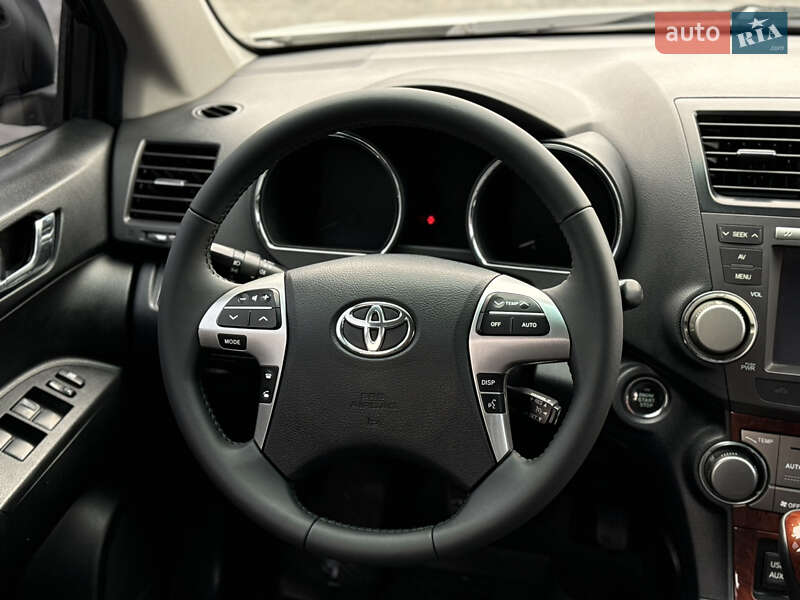 Позашляховик / Кросовер Toyota Highlander 2012 в Харкові