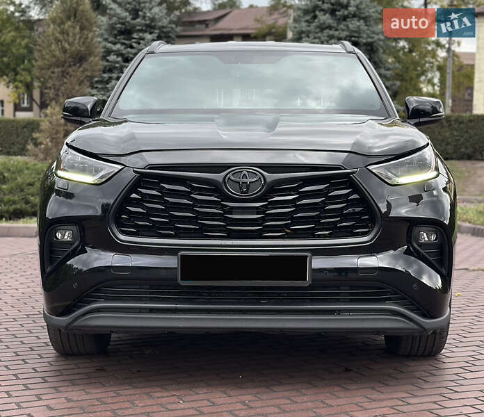 Позашляховик / Кросовер Toyota Highlander 2020 в Дніпрі