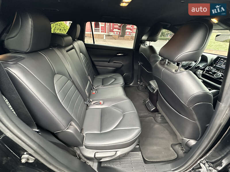 Позашляховик / Кросовер Toyota Highlander 2020 в Дніпрі