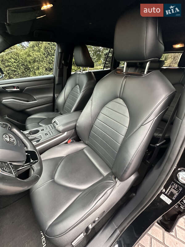 Позашляховик / Кросовер Toyota Highlander 2020 в Дніпрі