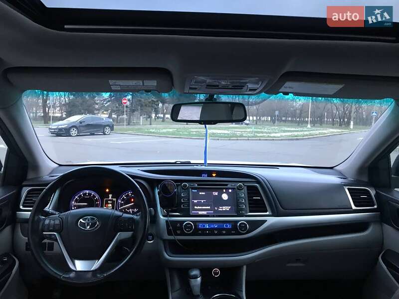 Внедорожник / Кроссовер Toyota Highlander 2014 в Николаеве