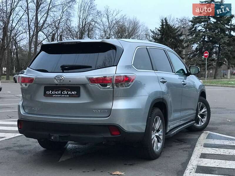 Внедорожник / Кроссовер Toyota Highlander 2014 в Николаеве