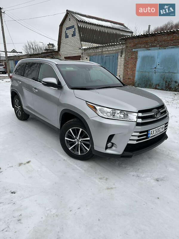 Внедорожник / Кроссовер Toyota Highlander 2019 в Харькове