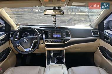 Внедорожник / Кроссовер Toyota Highlander 2014 в Калуше