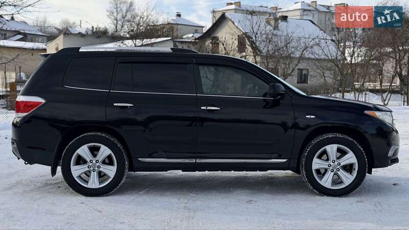Внедорожник / Кроссовер Toyota Highlander 2011 в Зборове