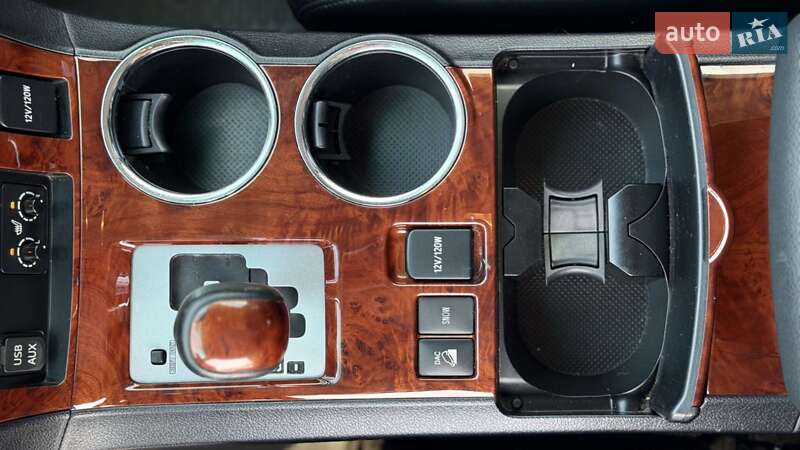 Внедорожник / Кроссовер Toyota Highlander 2011 в Зборове