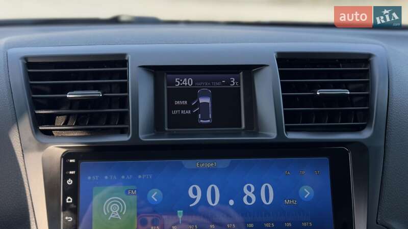 Внедорожник / Кроссовер Toyota Highlander 2011 в Зборове