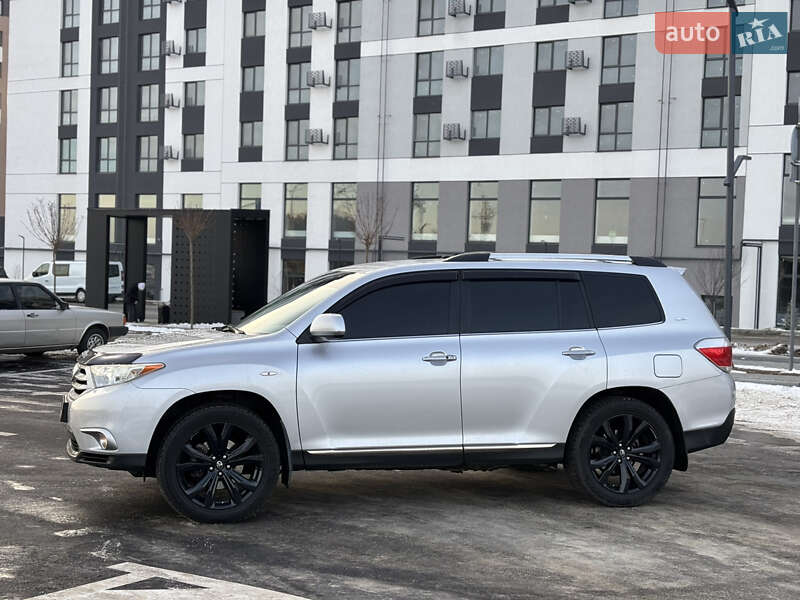 Внедорожник / Кроссовер Toyota Highlander 2011 в Ровно