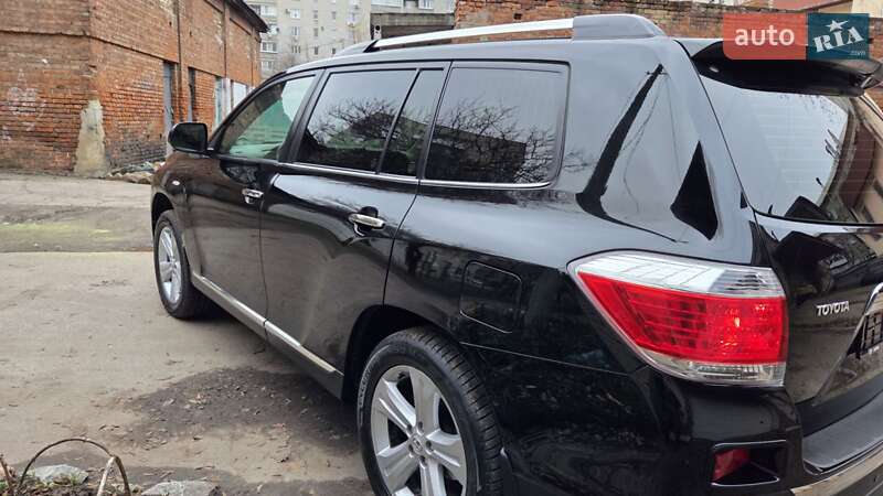 Внедорожник / Кроссовер Toyota Highlander 2013 в Харькове