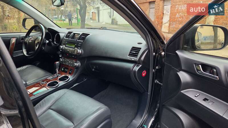 Внедорожник / Кроссовер Toyota Highlander 2013 в Харькове