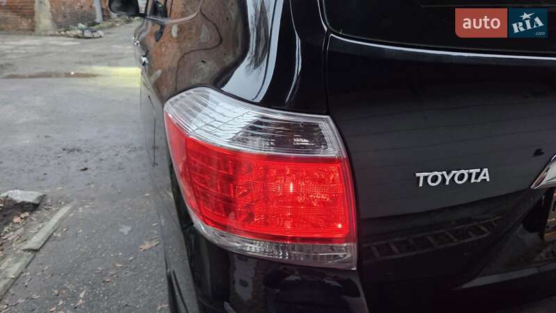 Внедорожник / Кроссовер Toyota Highlander 2013 в Харькове