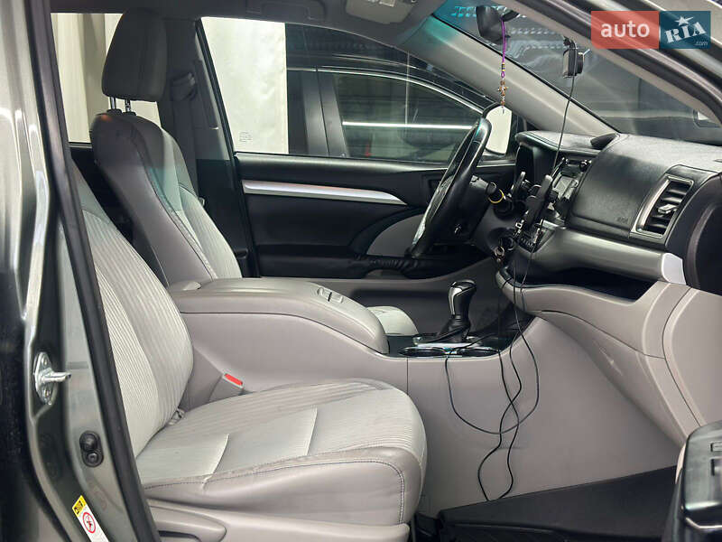 Внедорожник / Кроссовер Toyota Highlander 2014 в Луцке фото 26 Внедорожник / Кроссовер Toyota Highlander 2014 в Луцке