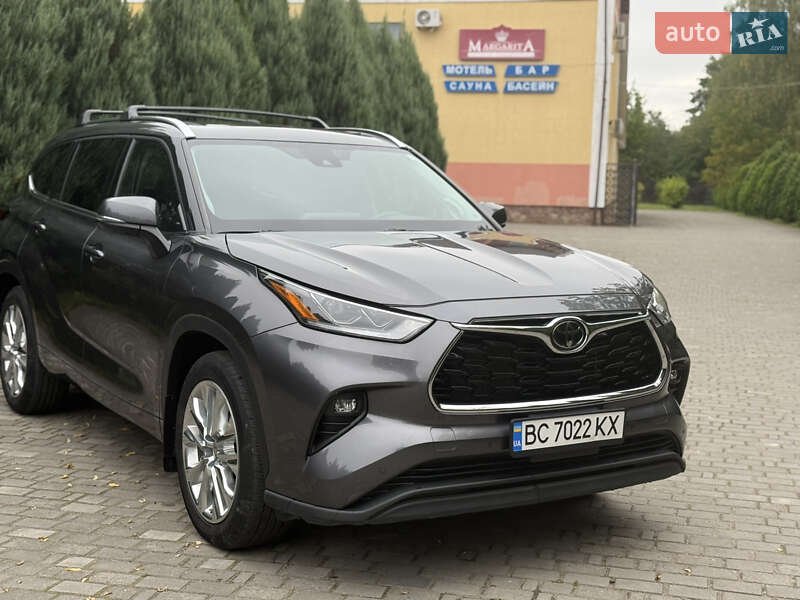 Внедорожник / Кроссовер Toyota Highlander 2021 в Самборе