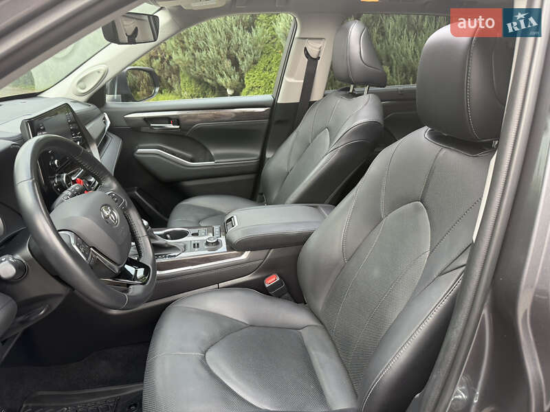 Внедорожник / Кроссовер Toyota Highlander 2021 в Самборе