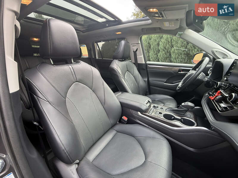 Внедорожник / Кроссовер Toyota Highlander 2021 в Самборе