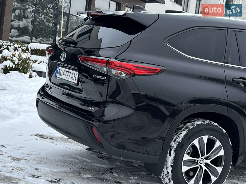 Внедорожник / Кроссовер Toyota Highlander 2020 в Ужгороде