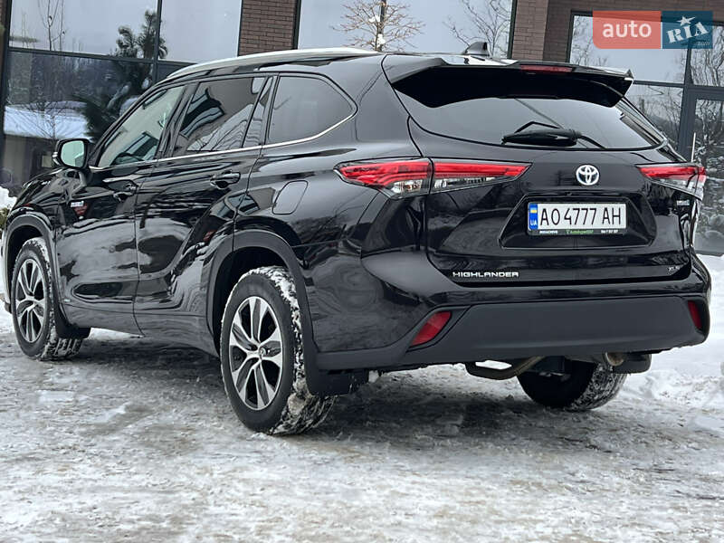 Внедорожник / Кроссовер Toyota Highlander 2020 в Ужгороде