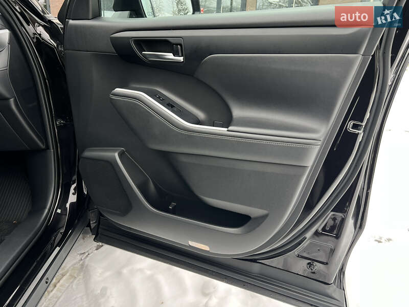 Внедорожник / Кроссовер Toyota Highlander 2020 в Ужгороде