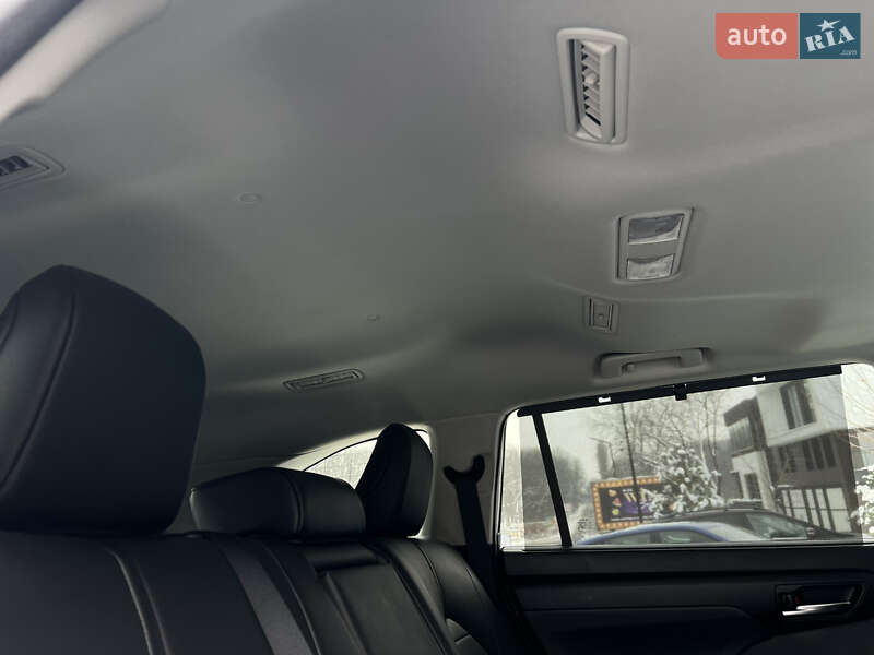 Внедорожник / Кроссовер Toyota Highlander 2020 в Ужгороде