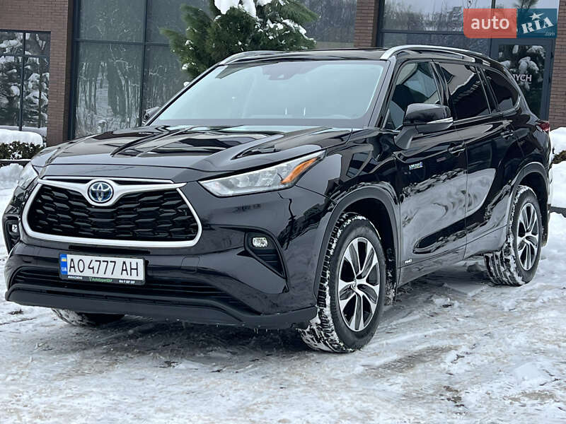 Внедорожник / Кроссовер Toyota Highlander 2020 в Ужгороде