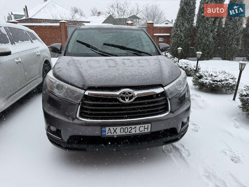 Внедорожник / Кроссовер Toyota Highlander 2016 в Днепре
