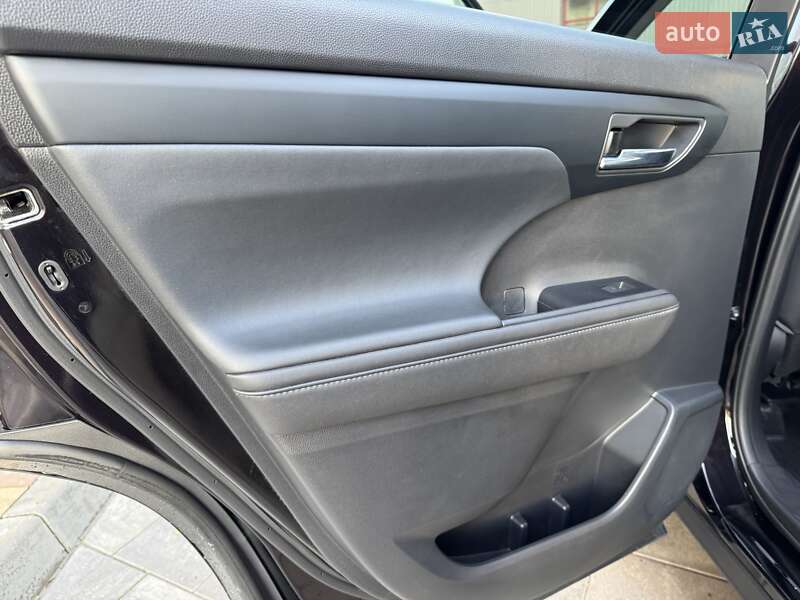 Внедорожник / Кроссовер Toyota Highlander 2020 в Тернополе