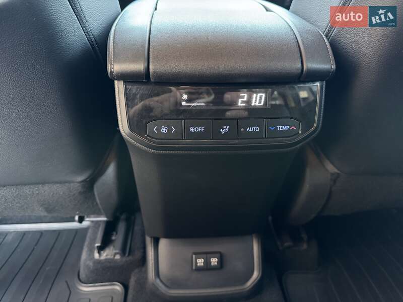 Внедорожник / Кроссовер Toyota Highlander 2020 в Тернополе