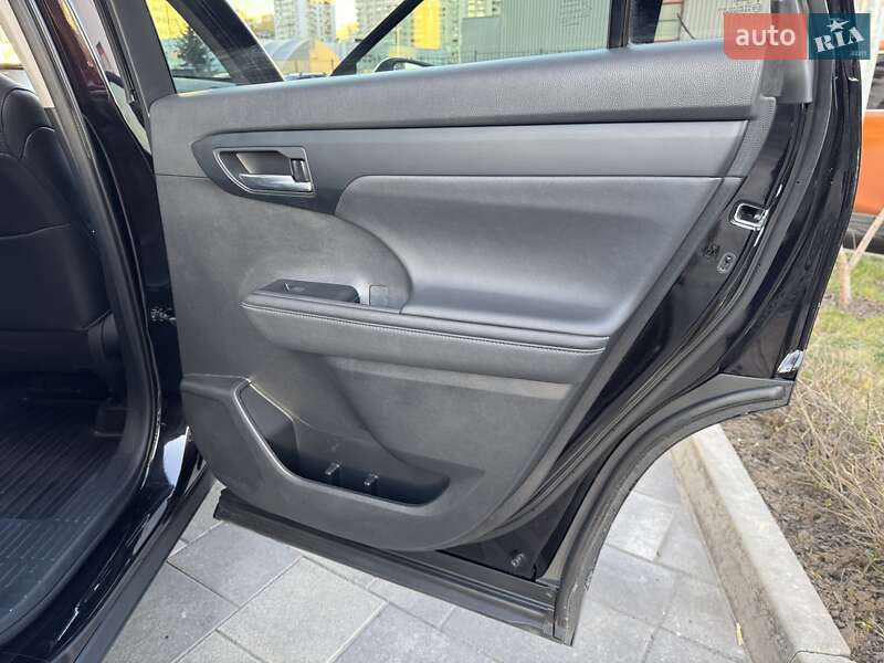 Внедорожник / Кроссовер Toyota Highlander 2020 в Тернополе