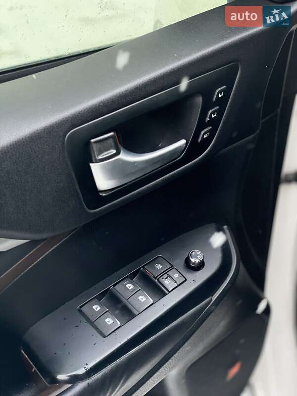 Внедорожник / Кроссовер Toyota Highlander 2015 в Днепре