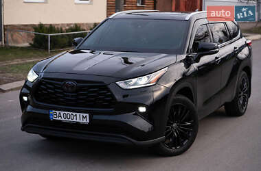 Внедорожник / Кроссовер Toyota Highlander 2022 в Кропивницком