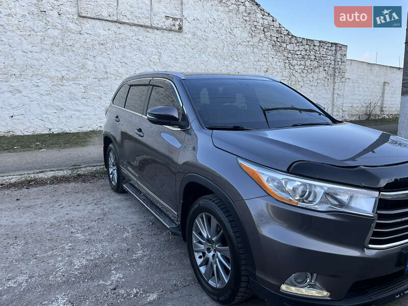 Внедорожник / Кроссовер Toyota Highlander 2016 в Первомайске фото 4 Внедорожник / Кроссовер Toyota Highlander 2016 в Первомайске