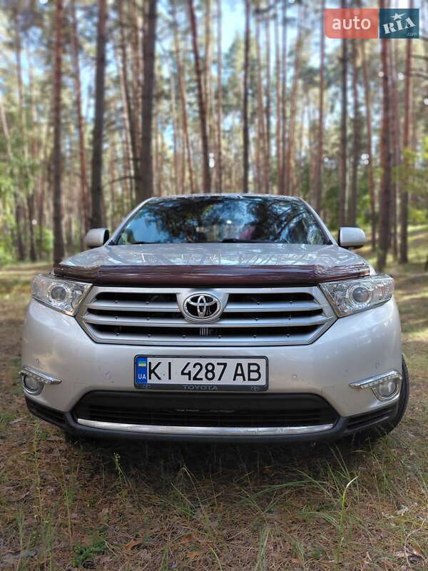 Внедорожник / Кроссовер Toyota Highlander 2011 в Переяславе