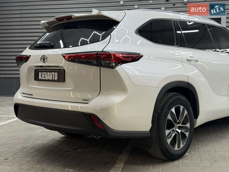 Внедорожник / Кроссовер Toyota Highlander 2020 в Киеве