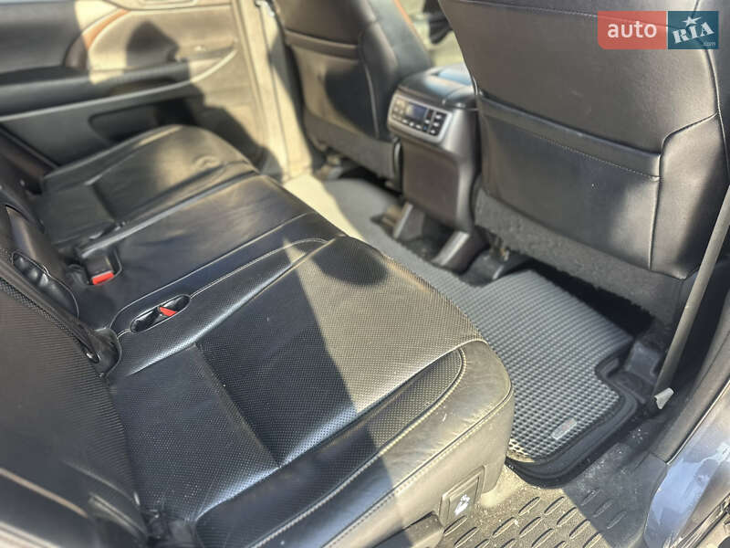 Внедорожник / Кроссовер Toyota Highlander 2014 в Киеве фото 14 Внедорожник / Кроссовер Toyota Highlander 2014 в Киеве