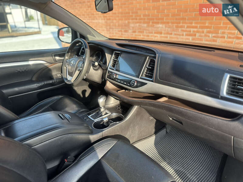 Внедорожник / Кроссовер Toyota Highlander 2014 в Киеве фото 18 Внедорожник / Кроссовер Toyota Highlander 2014 в Киеве