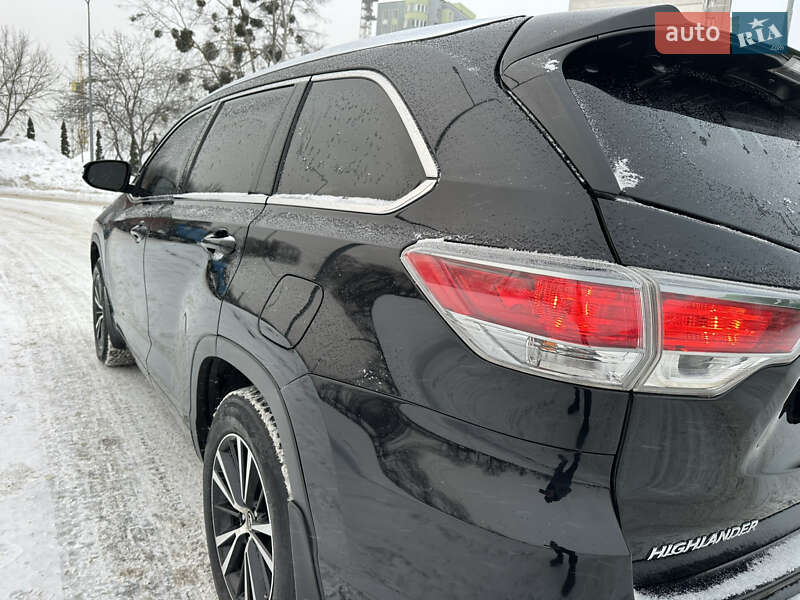 Внедорожник / Кроссовер Toyota Highlander 2016 в Житомире