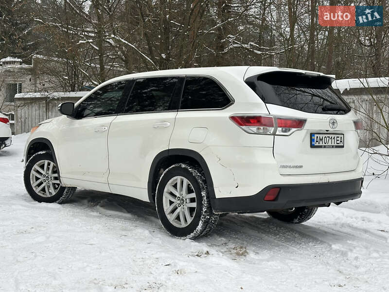 Внедорожник / Кроссовер Toyota Highlander 2016 в Житомире