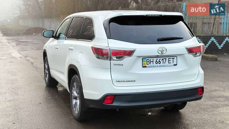 Внедорожник / Кроссовер Toyota Highlander 2014 в Одессе