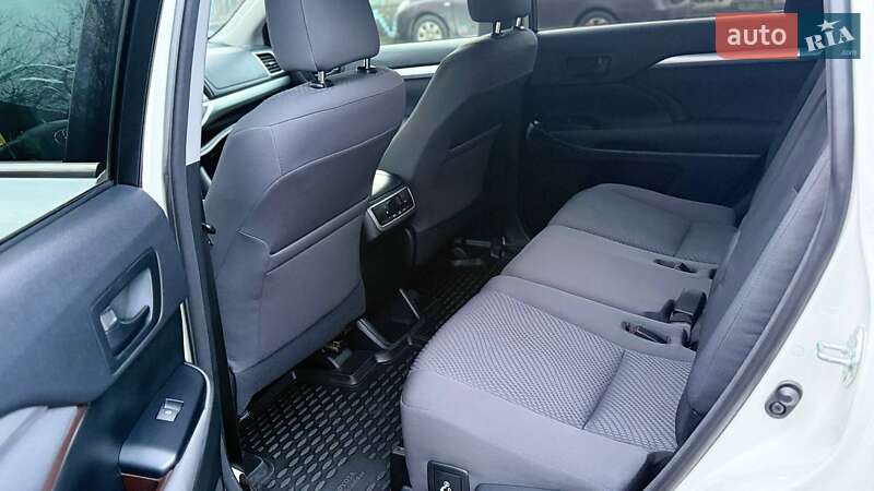 Внедорожник / Кроссовер Toyota Highlander 2014 в Одессе