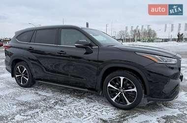 Внедорожник / Кроссовер Toyota Highlander 2022 в Киеве