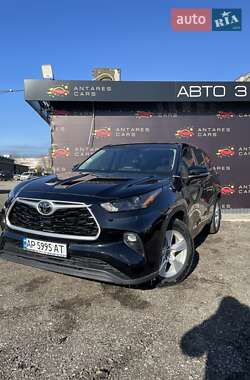 Внедорожник / Кроссовер Toyota Highlander 2023 в Запорожье