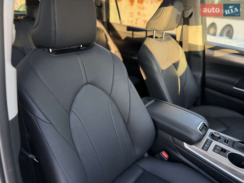 Внедорожник / Кроссовер Toyota Highlander 2024 в Киеве