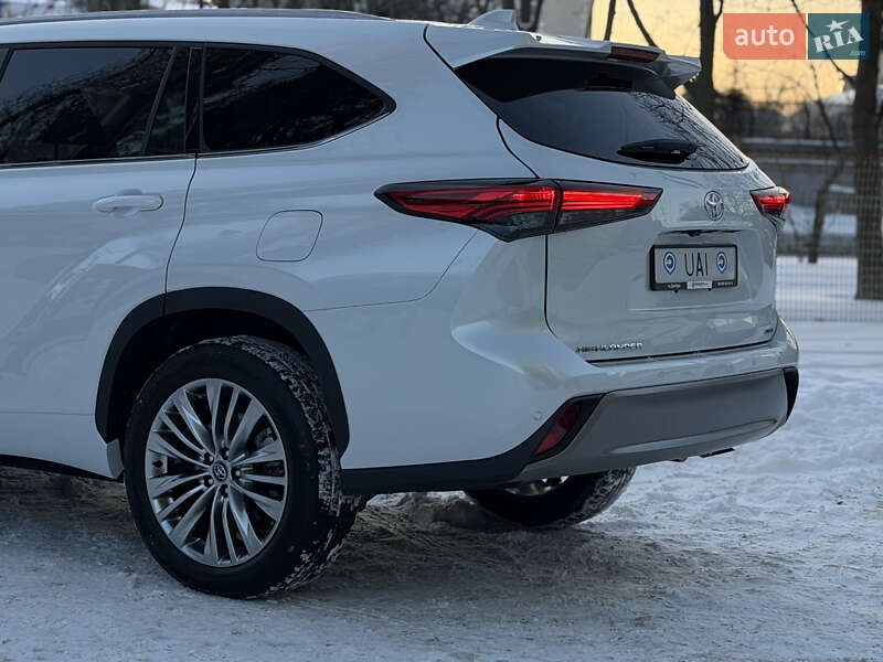 Внедорожник / Кроссовер Toyota Highlander 2024 в Киеве